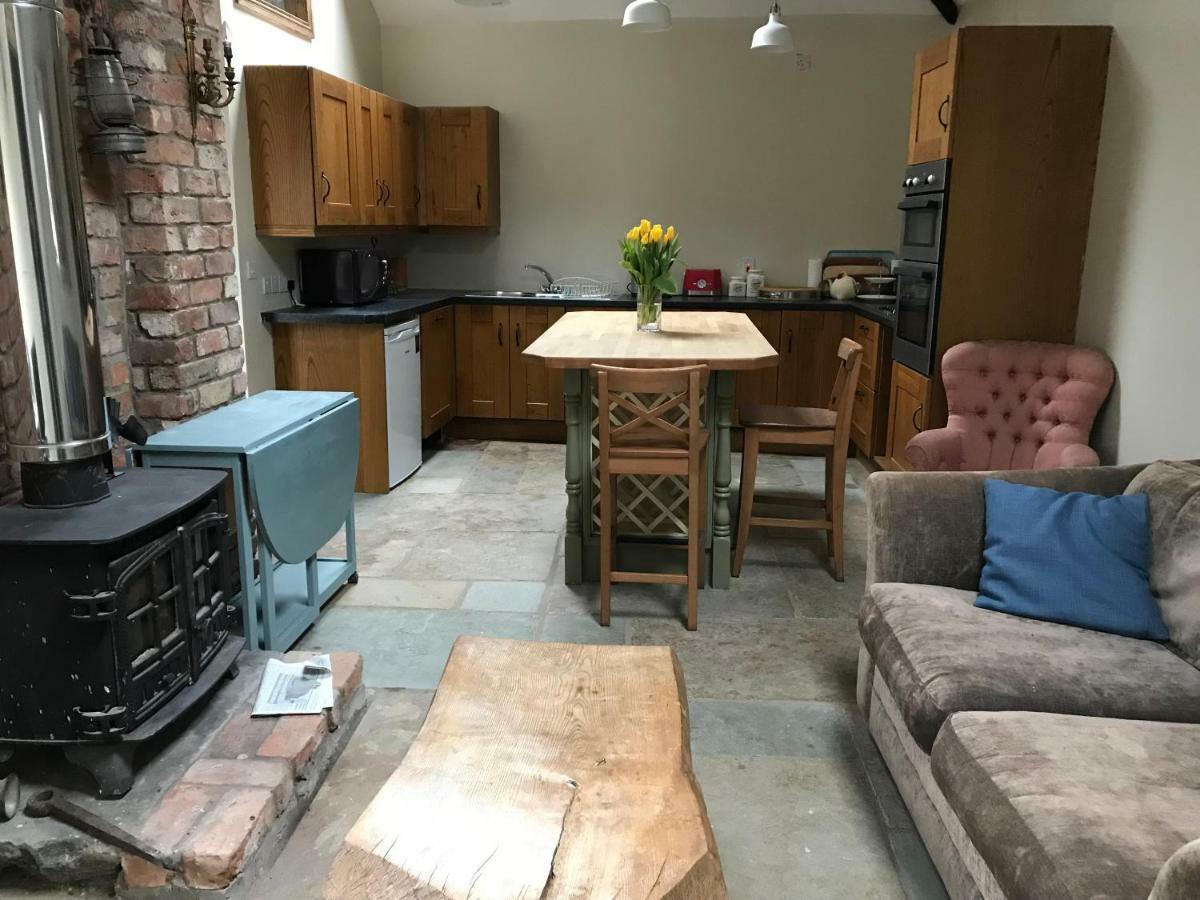 Tracey'S Farmhouse Cottage Belfast Eksteriør bilde